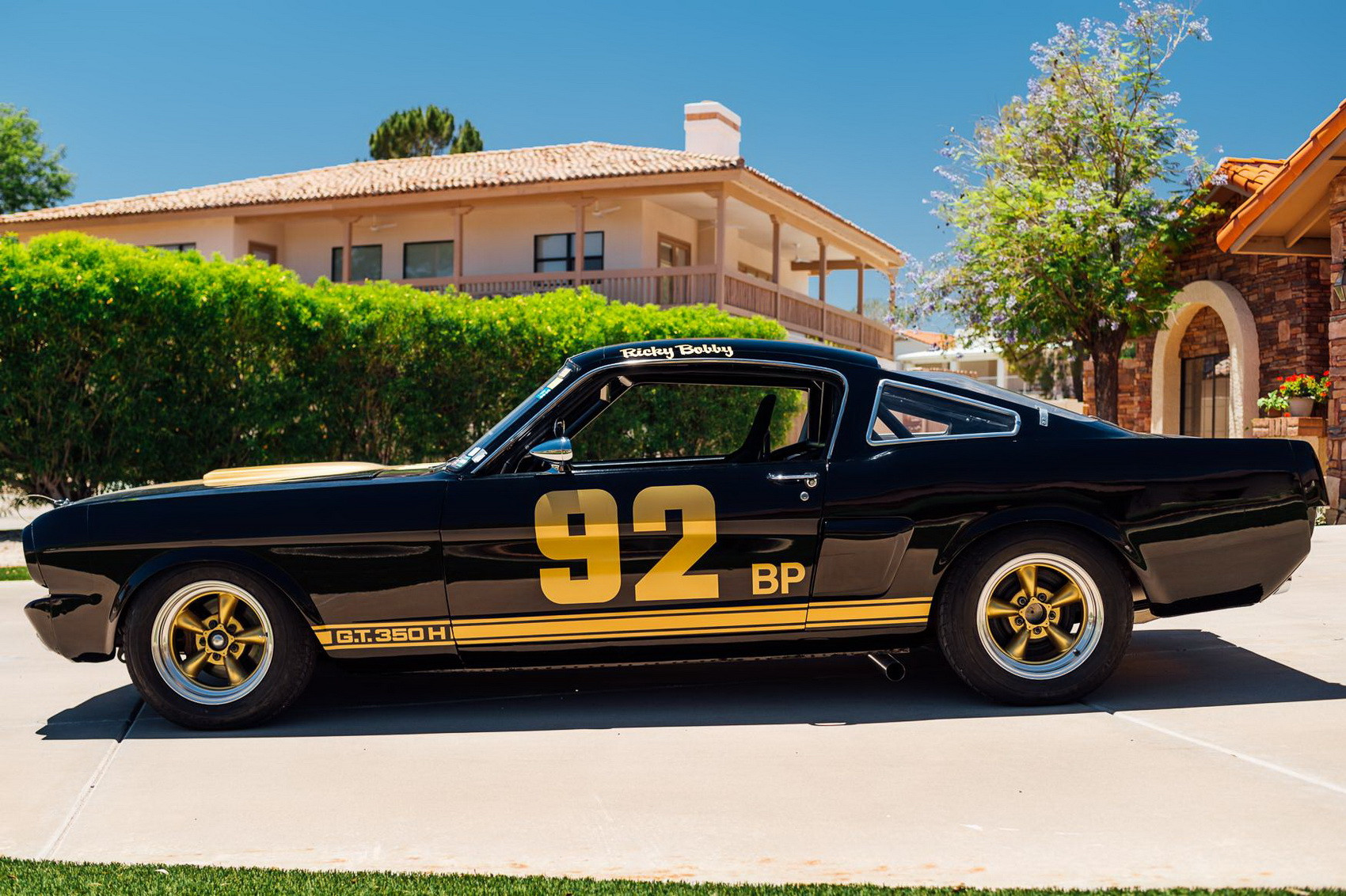 Chiếc xe mang số hiệu 92 sắp được bán đấu giá