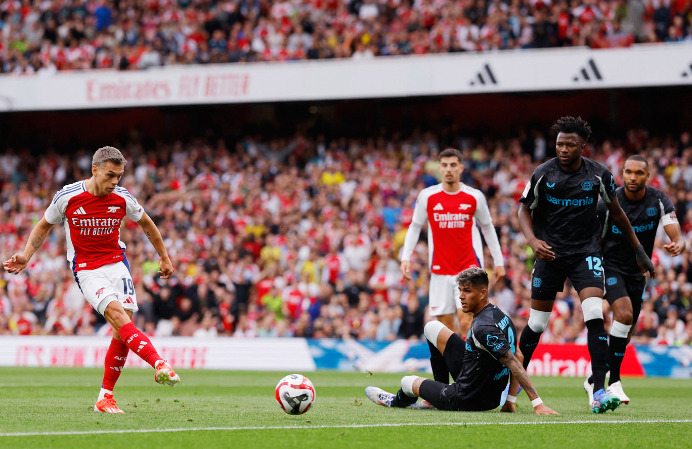 Arsenal đè bẹp nhà vô địch Bundesliga Arsenal