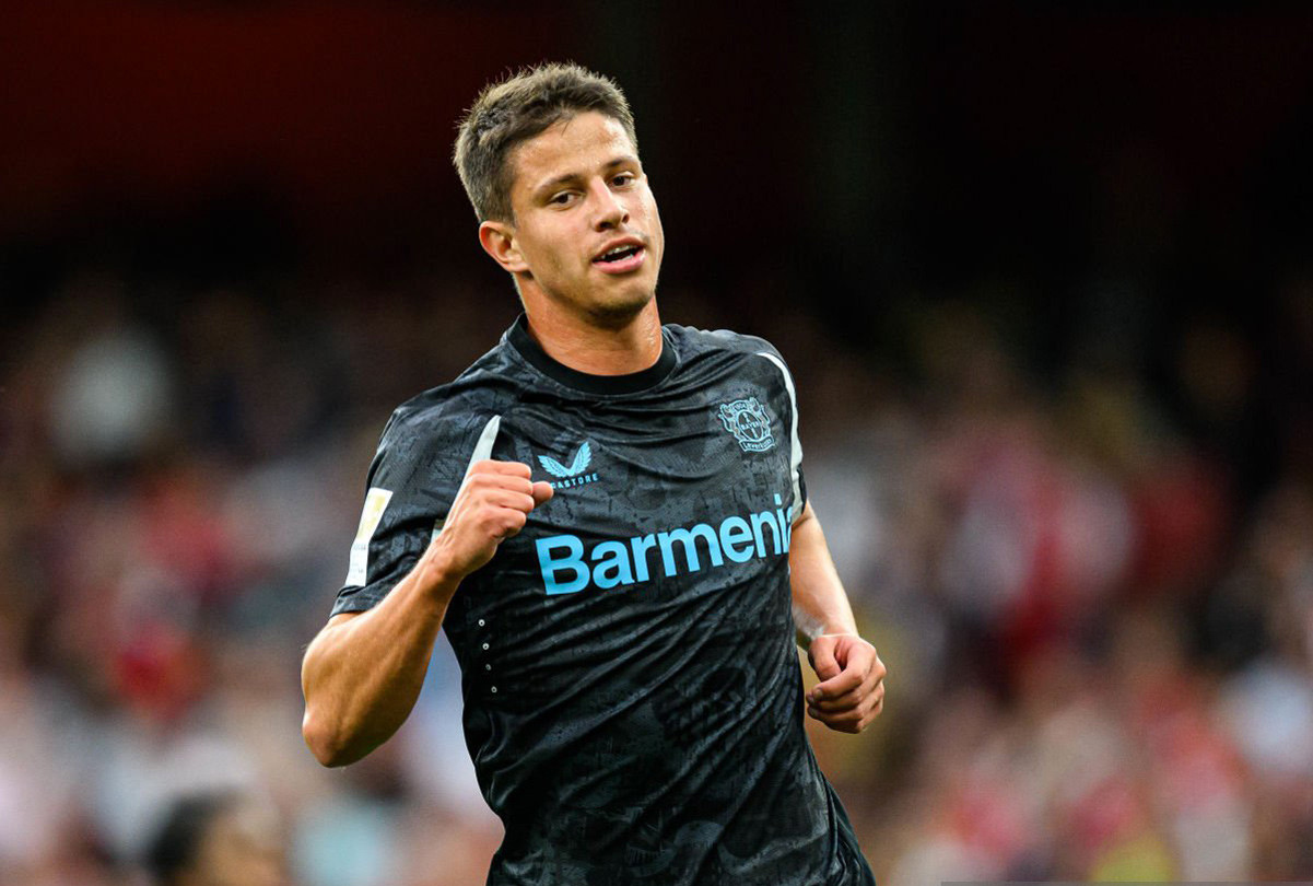 Arsenal đè bẹp nhà vô địch Bundesliga Arsenal