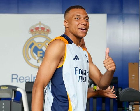 Kylian mbappe real madrid 10.jpg