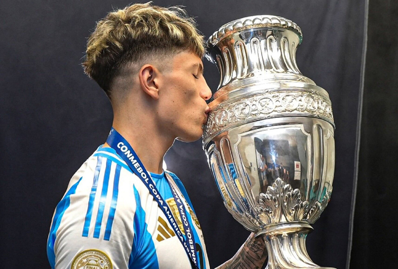 MU Garnacho Lisandro