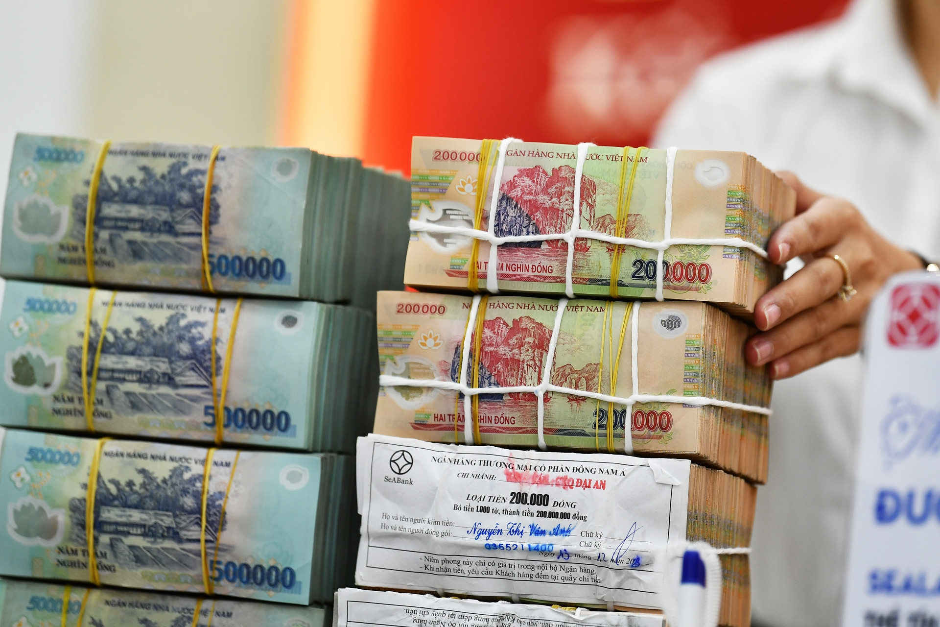 Ngân hàng nộp thuế hơn tỷ USD, các nhà băng nào đóng nhiều nhất?