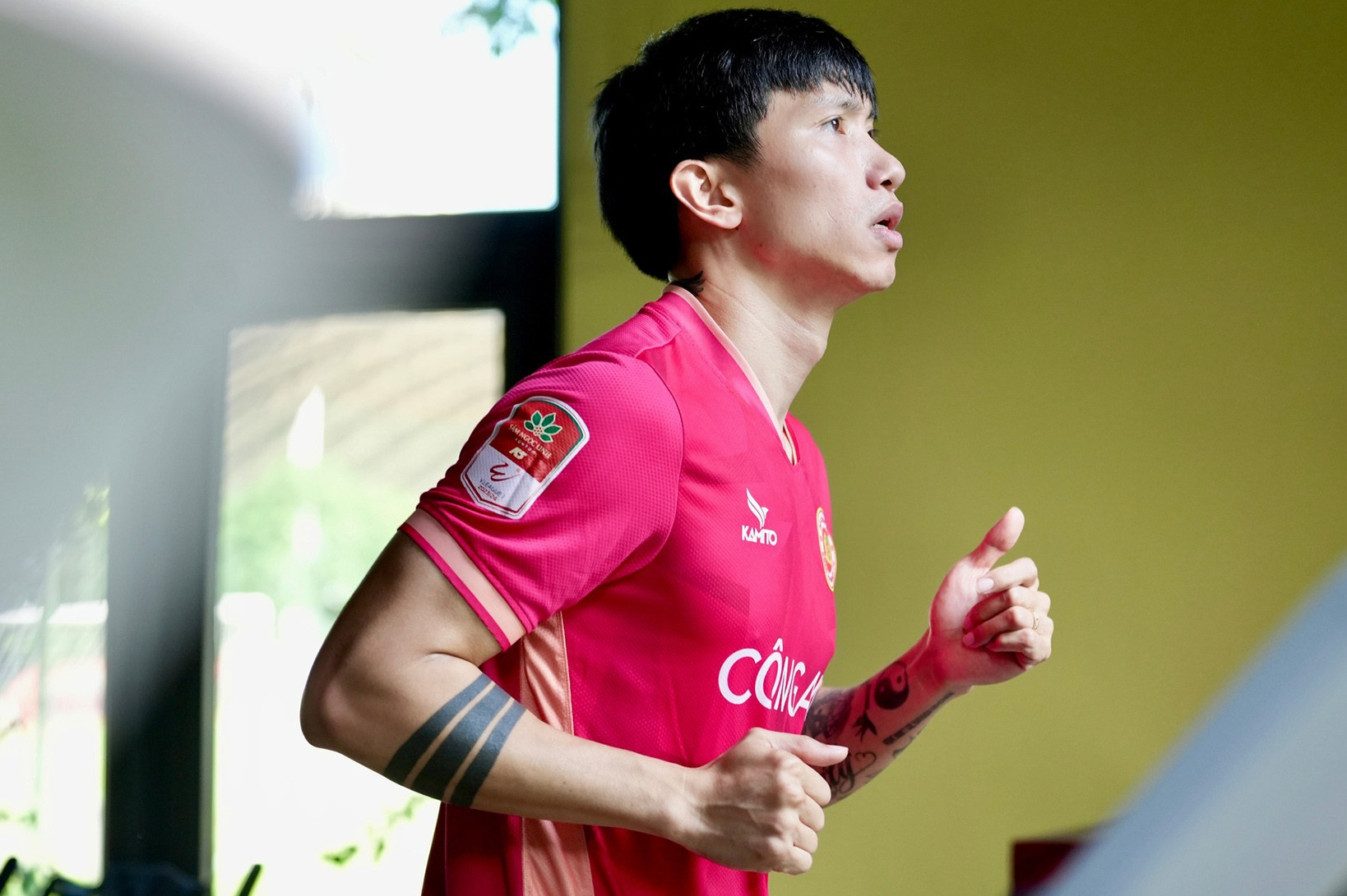 Thực hư chuyện Văn Hậu chia tay CAHN trở lại Hà Nội FC