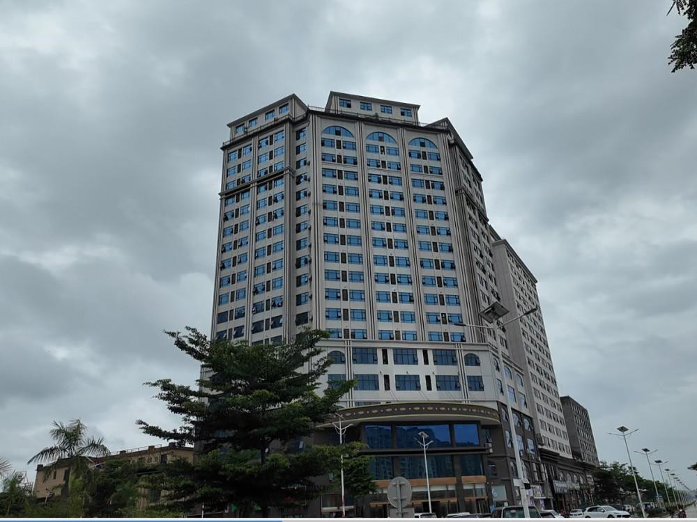 toà nhà phía trong đặc khu tam giác vàng,  sào huyệt của các đối tượng thực hiện hành vi phạm tội.jpg