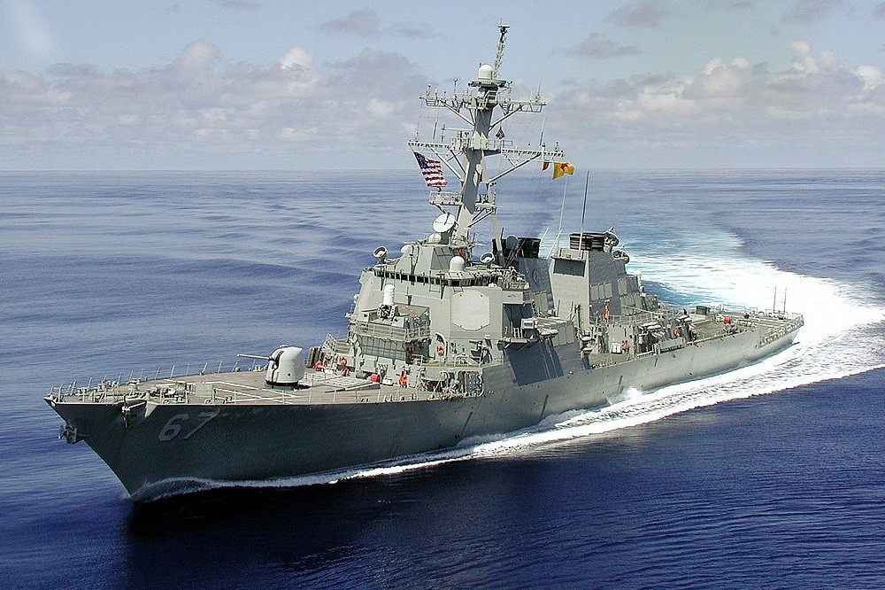 USS_Cole_(DDG 67)_turn.jpg