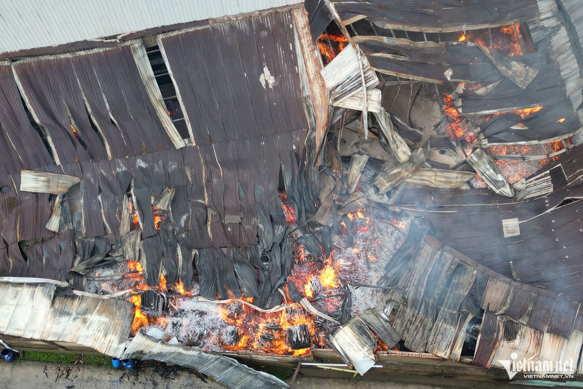 W-chay nha xuong1.jpg