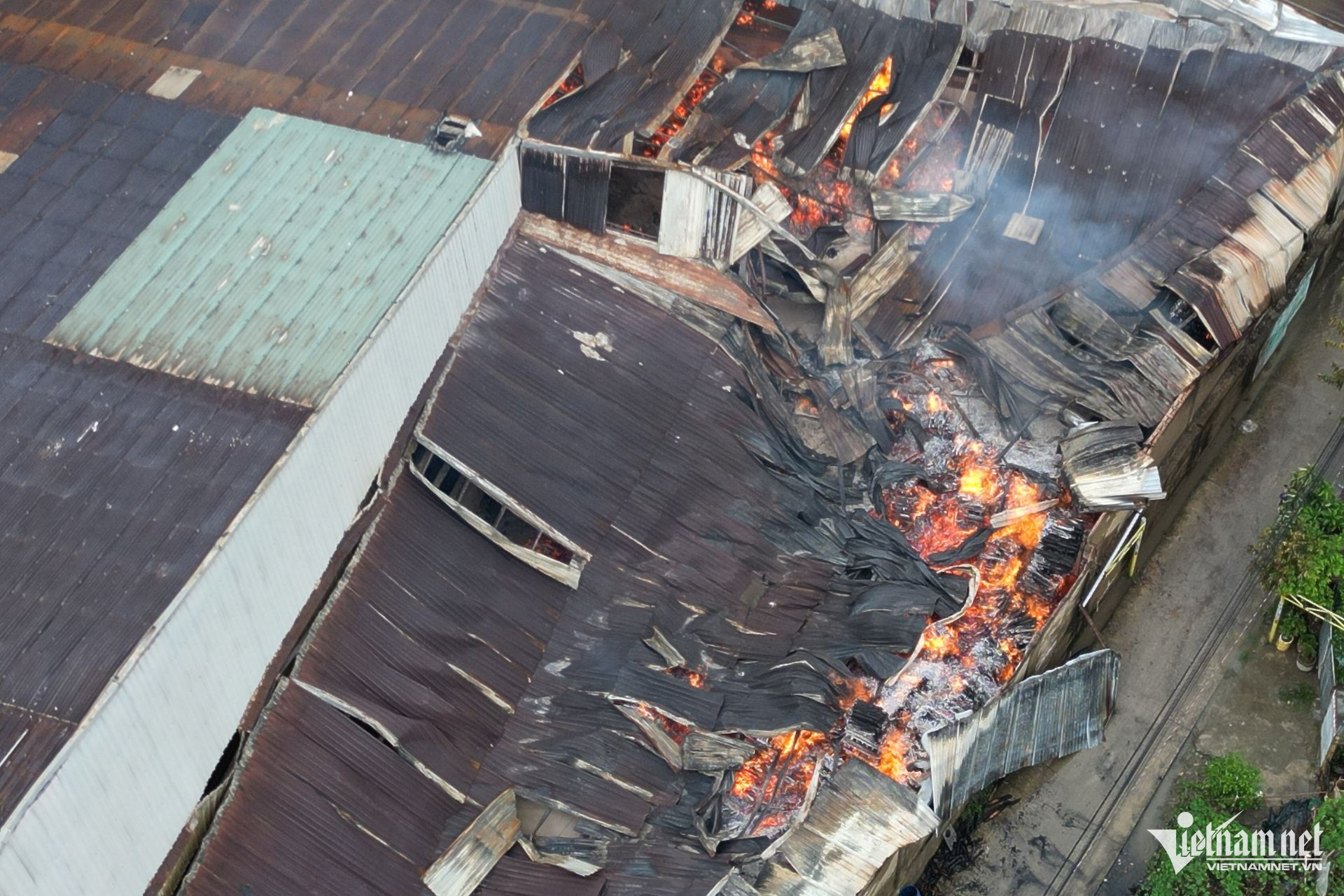 W-chay nha xuong2.jpg