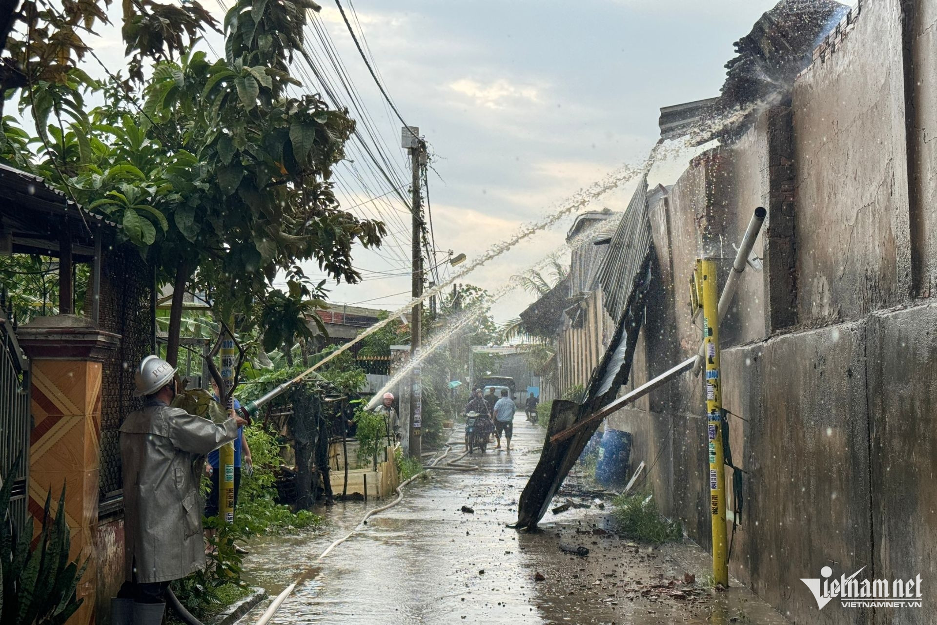 W-chay nha xuong5.jpg