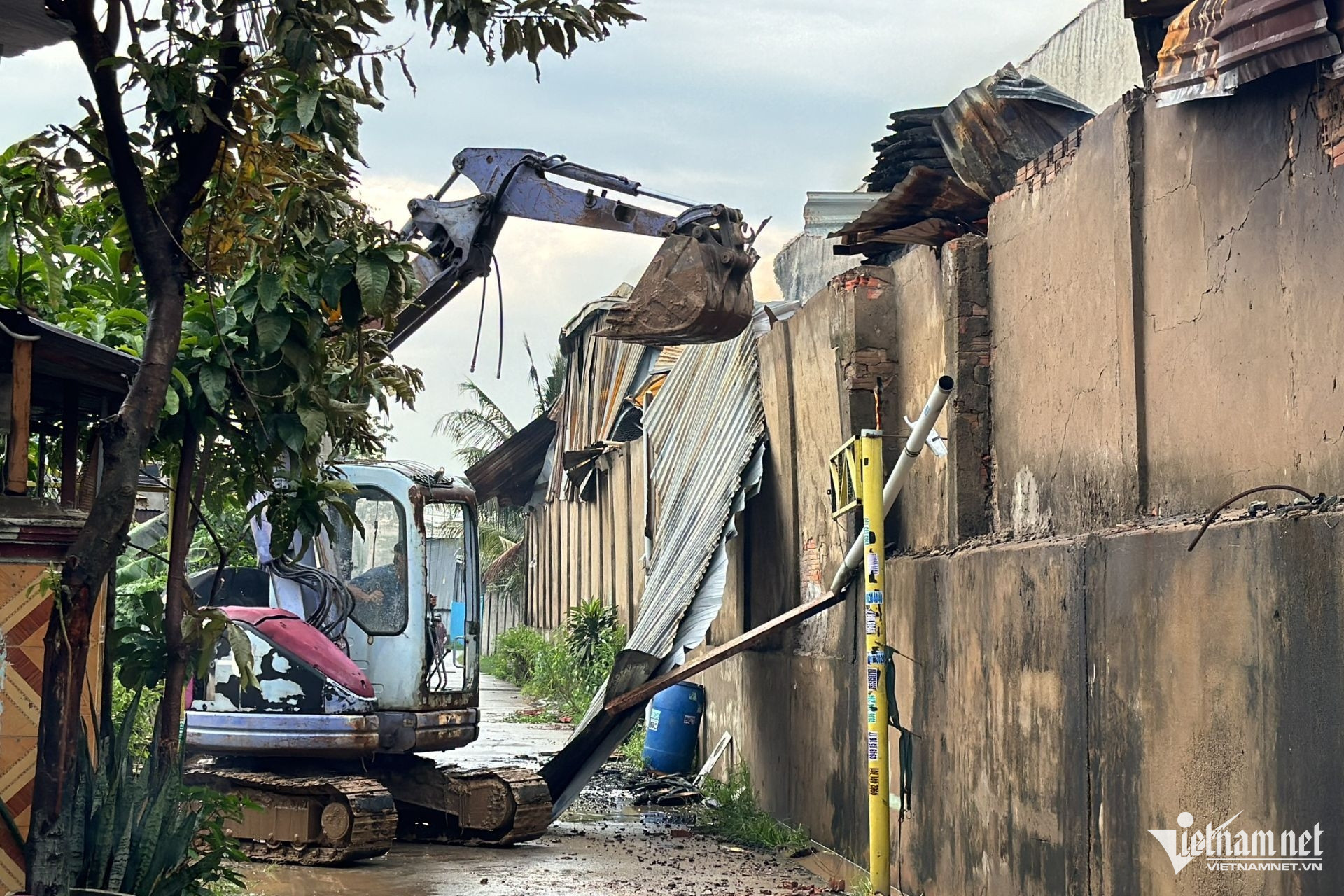 W-chay nha xuong6.jpg