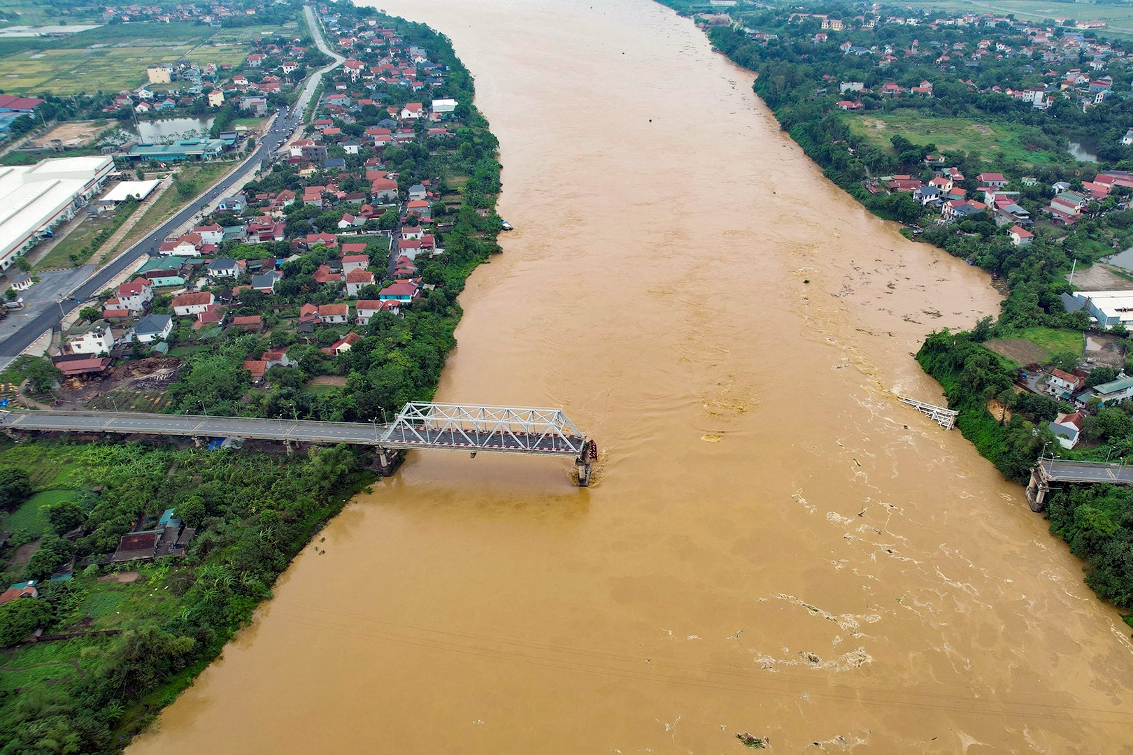 Danh tính các nạn nhân đang mất tích trong vụ sập cầu Phong Châu