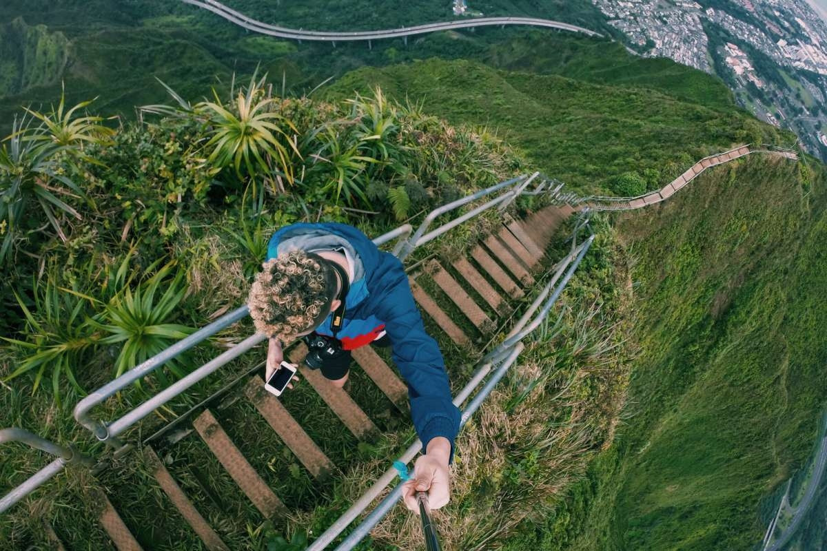 Loạt du khách bị bắt vì xâm nhập 'nấc thang lên thiên đường' tuyệt mật