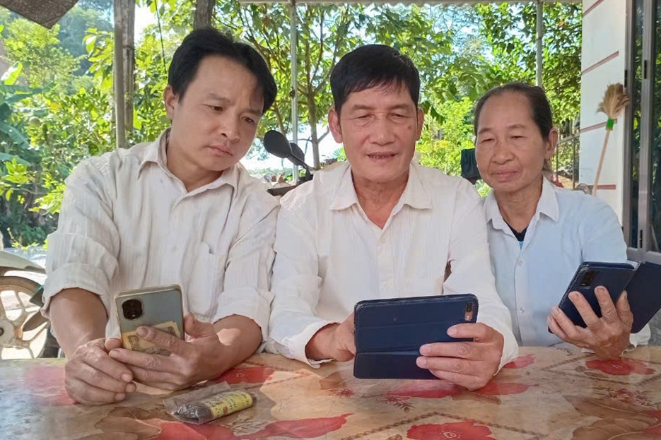 Văn Chấn với những 