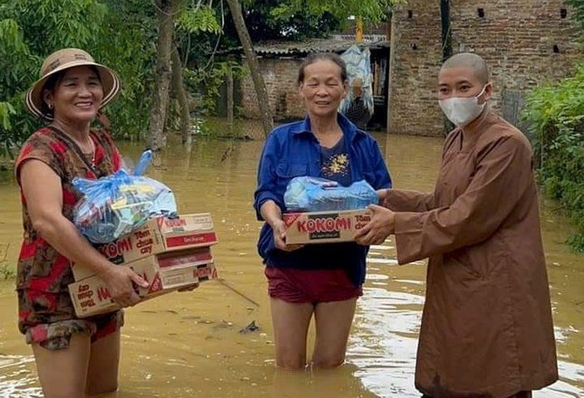 Giáo hội Phật giáo VN kêu gọi Tăng Ni, Phật tử chung tay cứu trợ vùng bão lũ