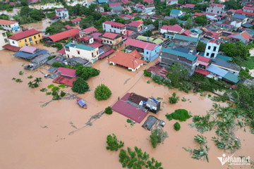 Miền Trung góp tiền, tình nguyện ra Bắc chung tay cùng người dân vùng lũ lụt