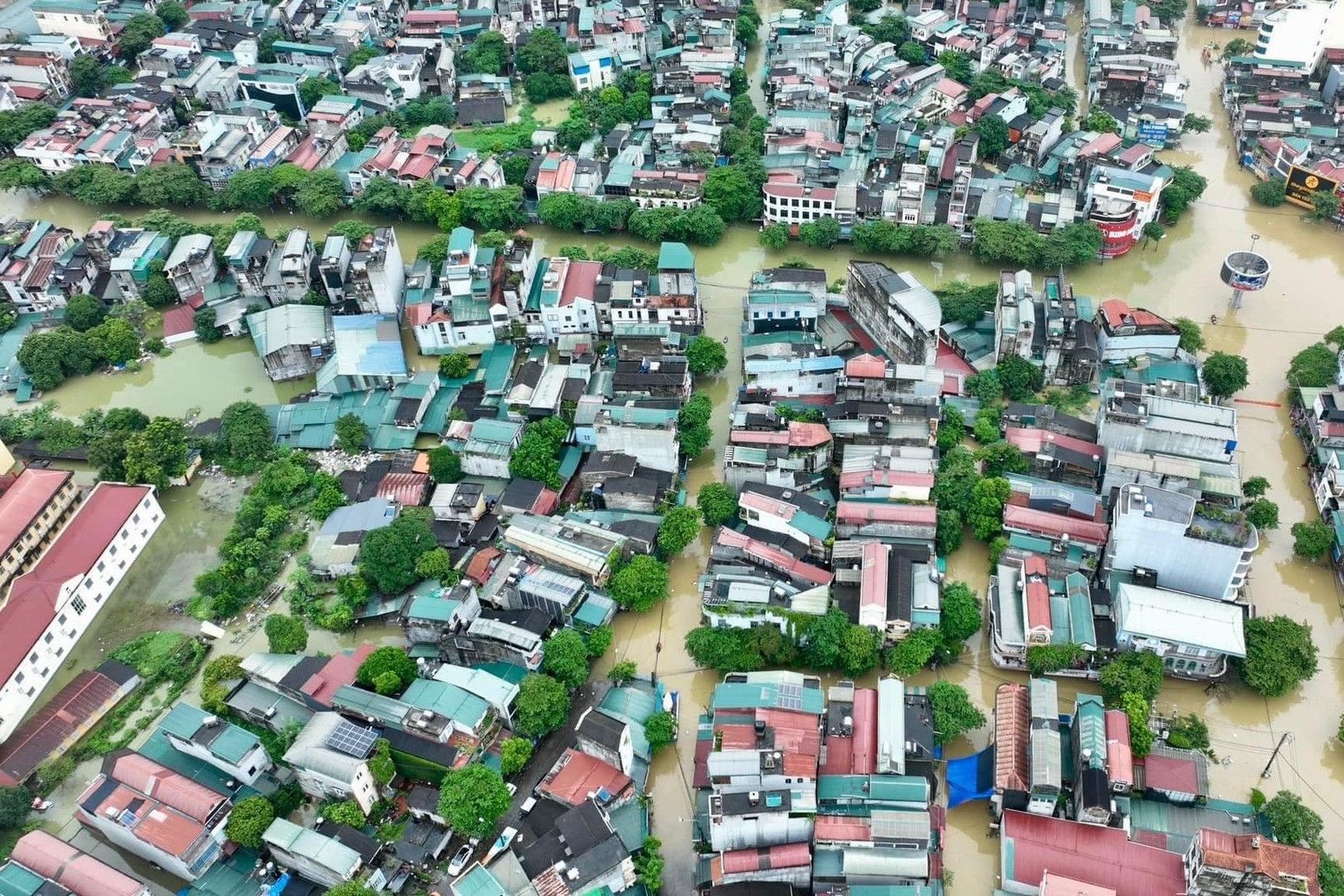 Thành phố Tuyên Quang ngập trong biển nước