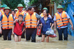 Thủ tướng: Mỗi người làm việc bằng hai vì nhân dân, khắc phục hậu quả mưa lũ