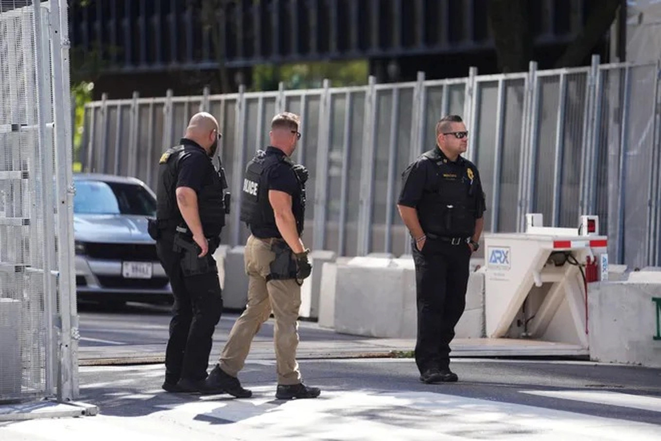 tranh luan Trump Harris 5.jpg