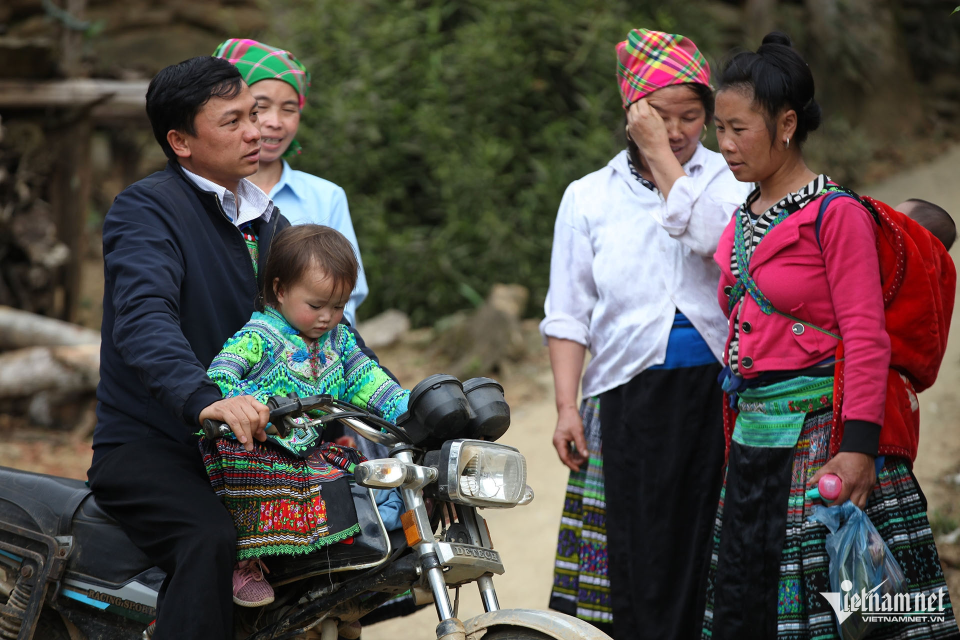 W-giam ngheo mien nui dan toc.jpg