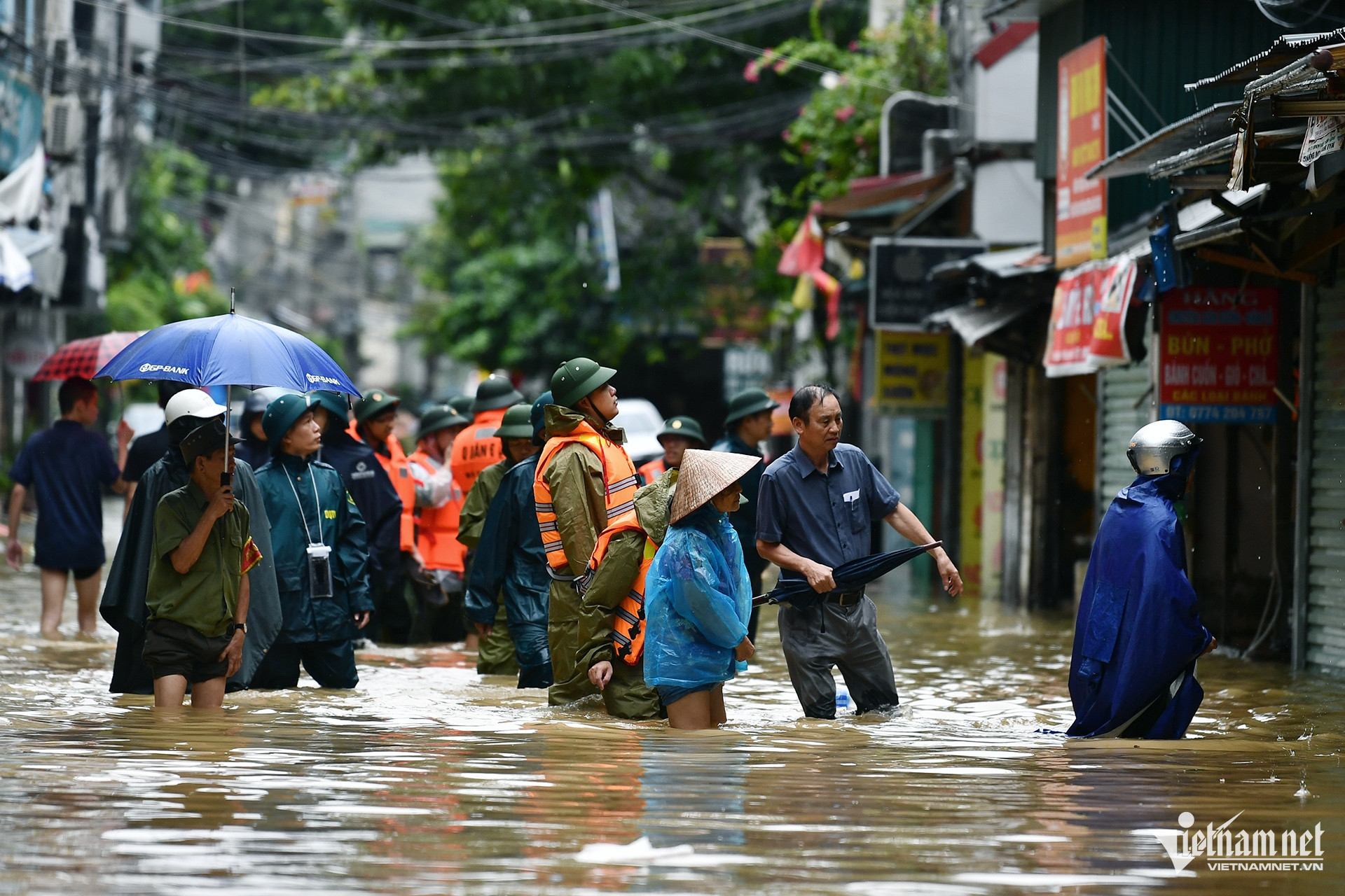 W-ngap hanoi_7.jpg