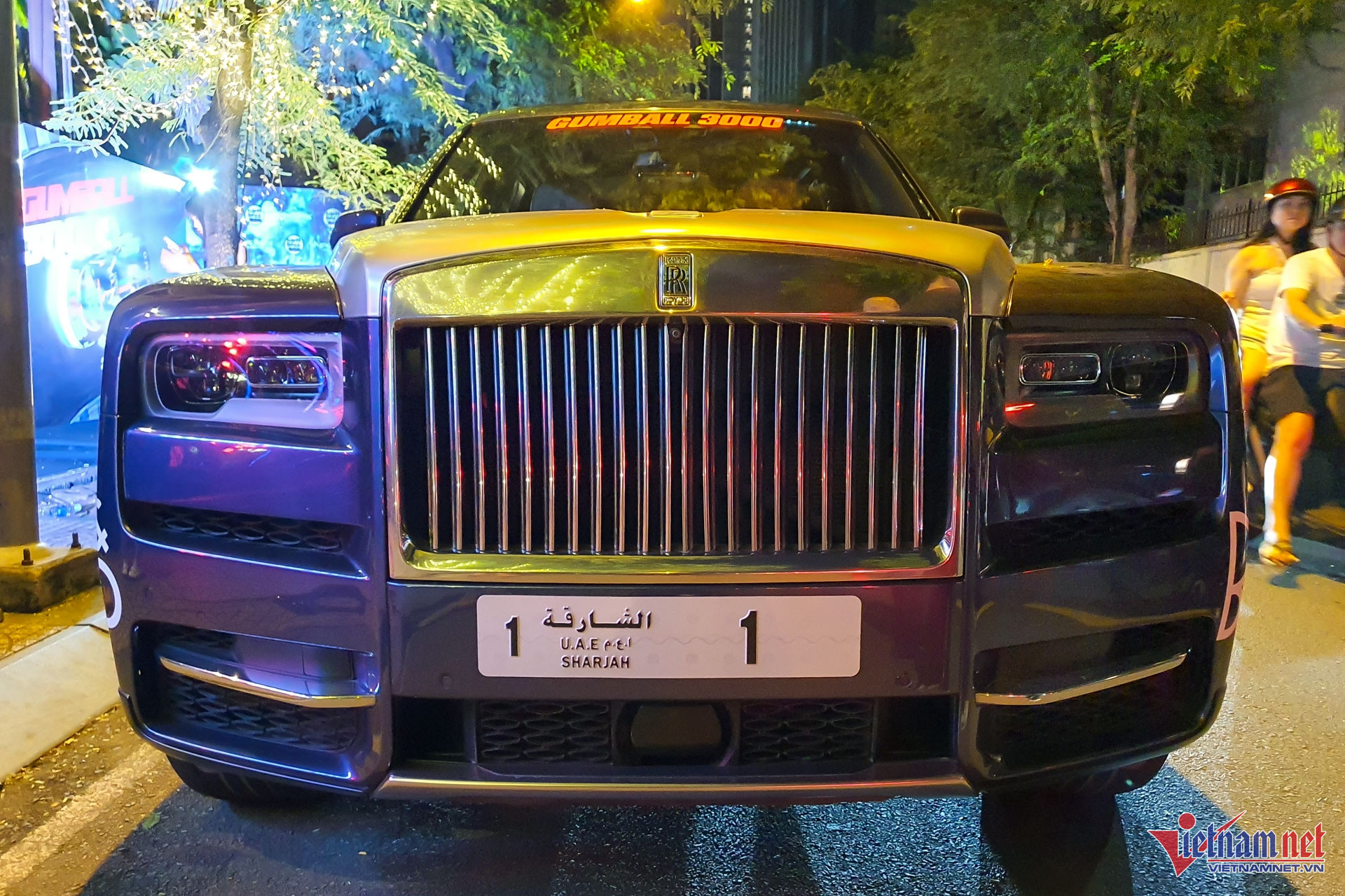 W-Rolls Royce Cullinan Vietnamnet 8.jpg