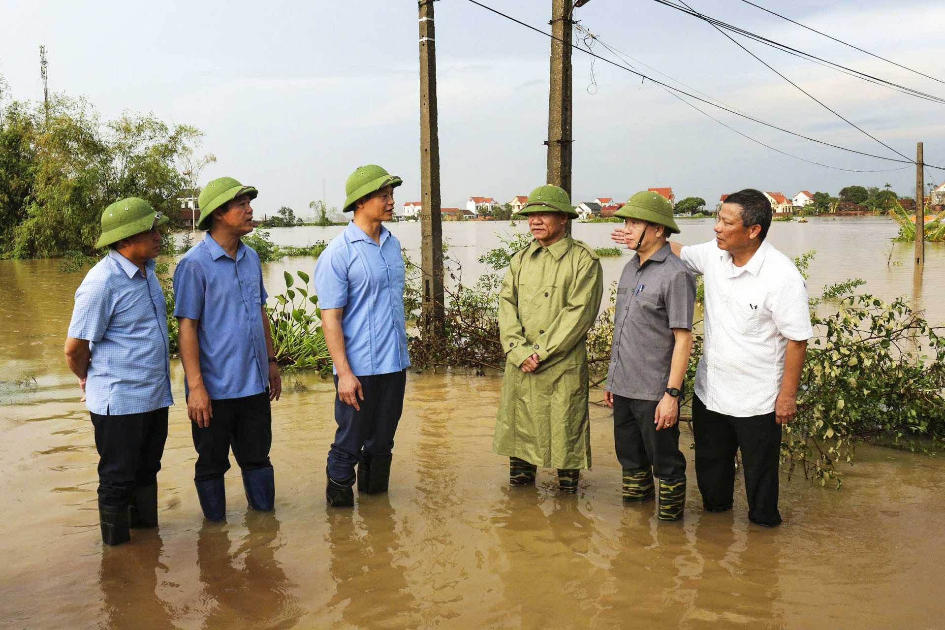 Lãnh đạo tỉnh Bắc Ninh, Bắc Giang chỉ đạo khắc phục sự cố ở trạm bơm