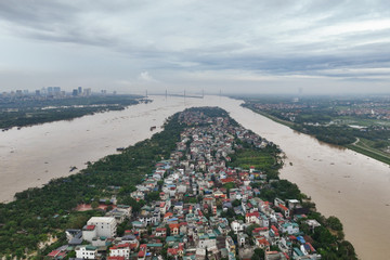 Con nước sông Hồng