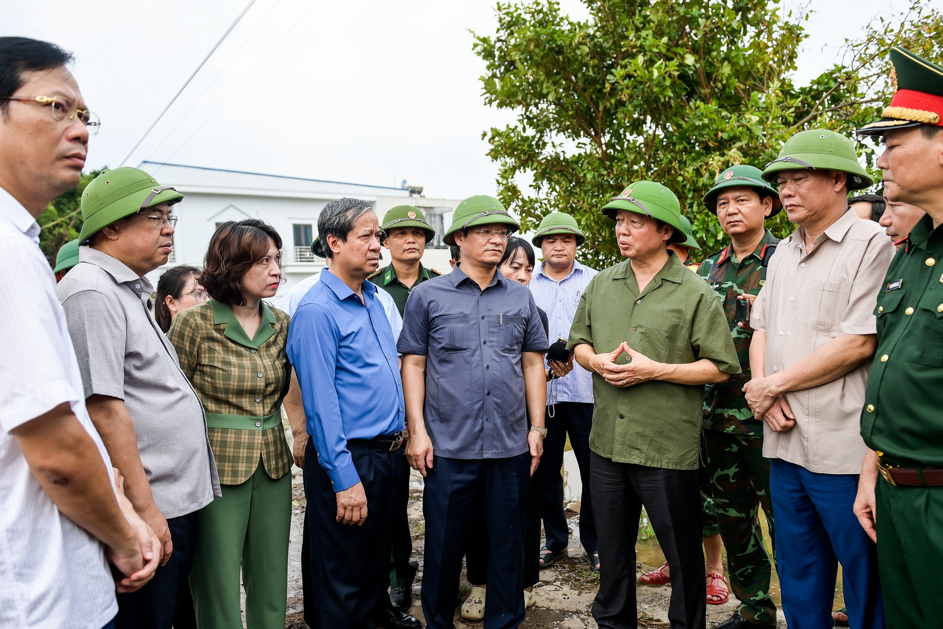 Phó Thủ tướng Trần Hồng Hà: Nỗ lực hộ đê, chuẩn bị đủ phương án giảm thiệt hại