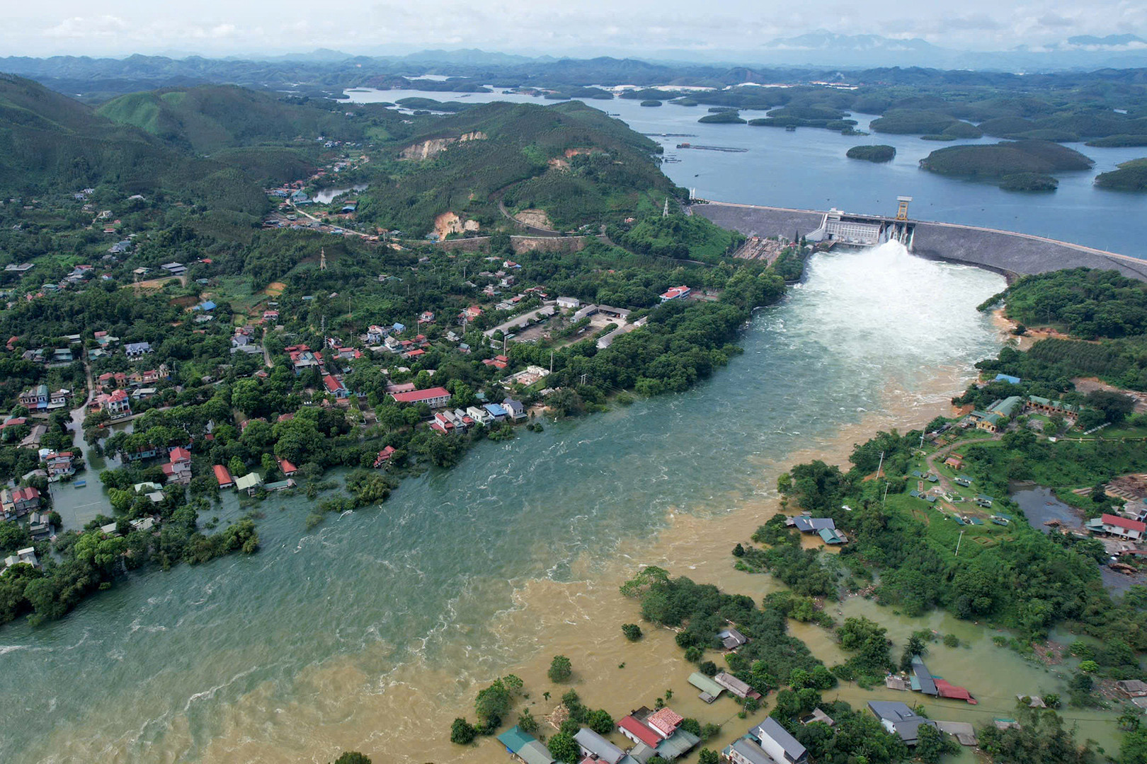 Thac Ba_VietNamNet 1.jpg