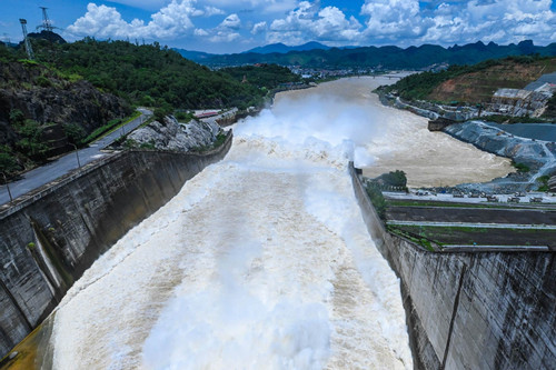 5 hồ thuỷ điện lớn phía Bắc đóng toàn bộ cửa xả lũ; hơn 5,6 triệu hộ có điện lại