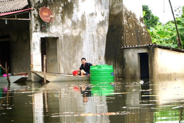 Lũ trên sông Bưởi gần báo động 3, Thanh Hóa sẵn sàng sơ tán 1.000 hộ dân