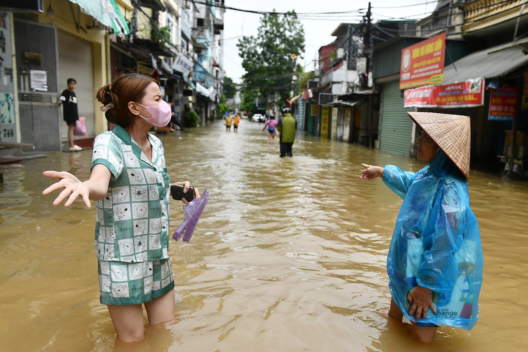 Thời điểm lũ ngoài đê vùng sông Hồng tại Hà Nội rút hết nước