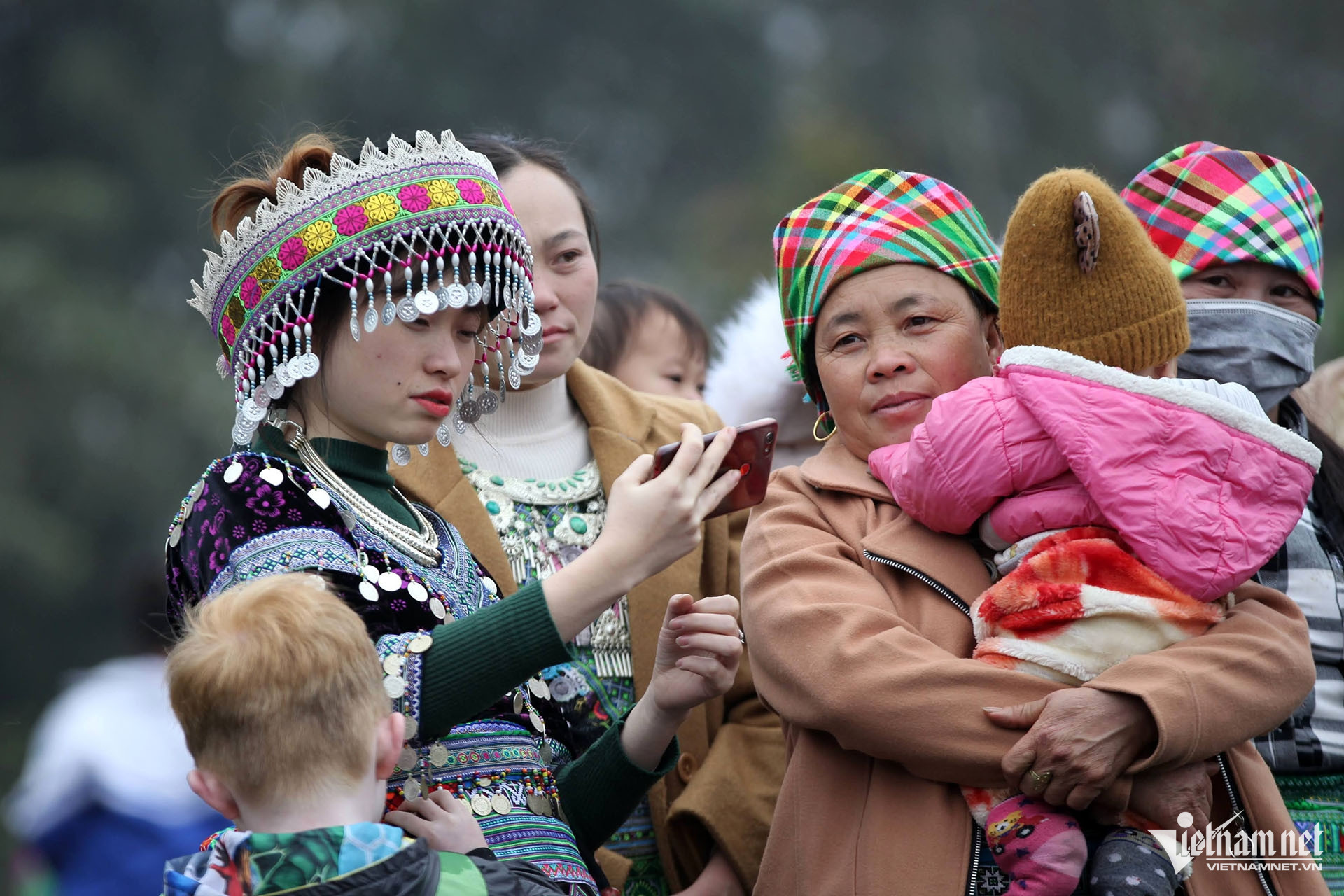 W-giam ngheo dan toc.jpg