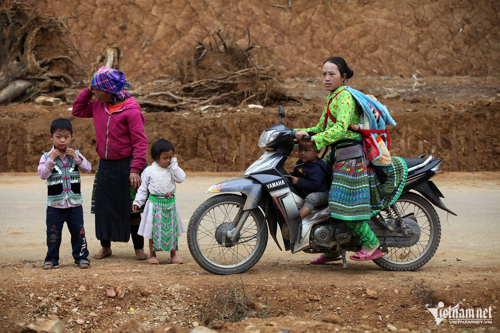 W-giam ngheo mien nui dan toc.jpg