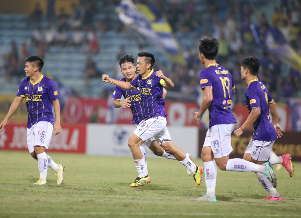 ha noi vs binh dinh 1.jpg