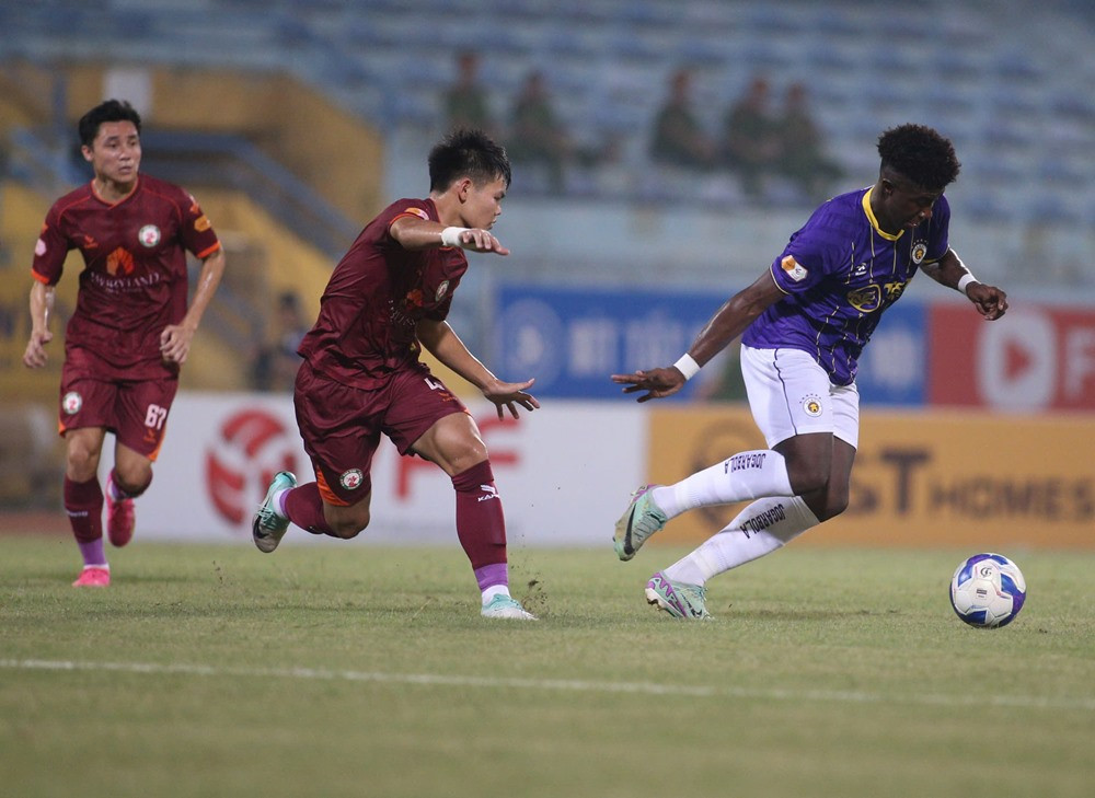 ha noi vs binh dinh 2.jpg