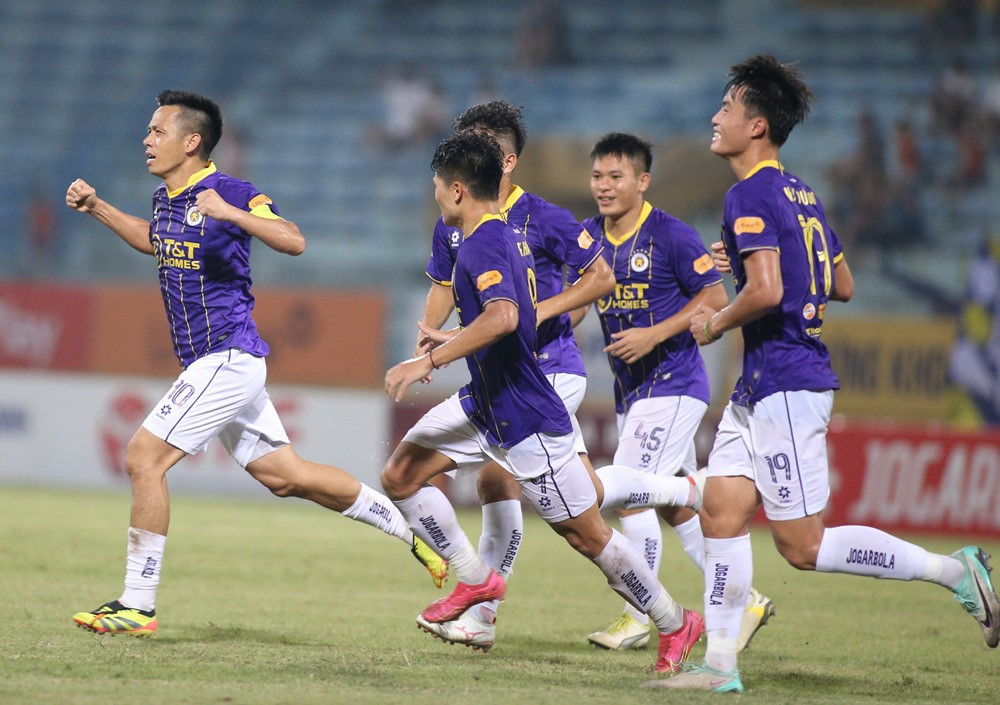 ha noi vs binh dinh 2.jpg