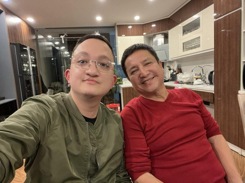 nguoi con trai it ai biet cua ch.jpg