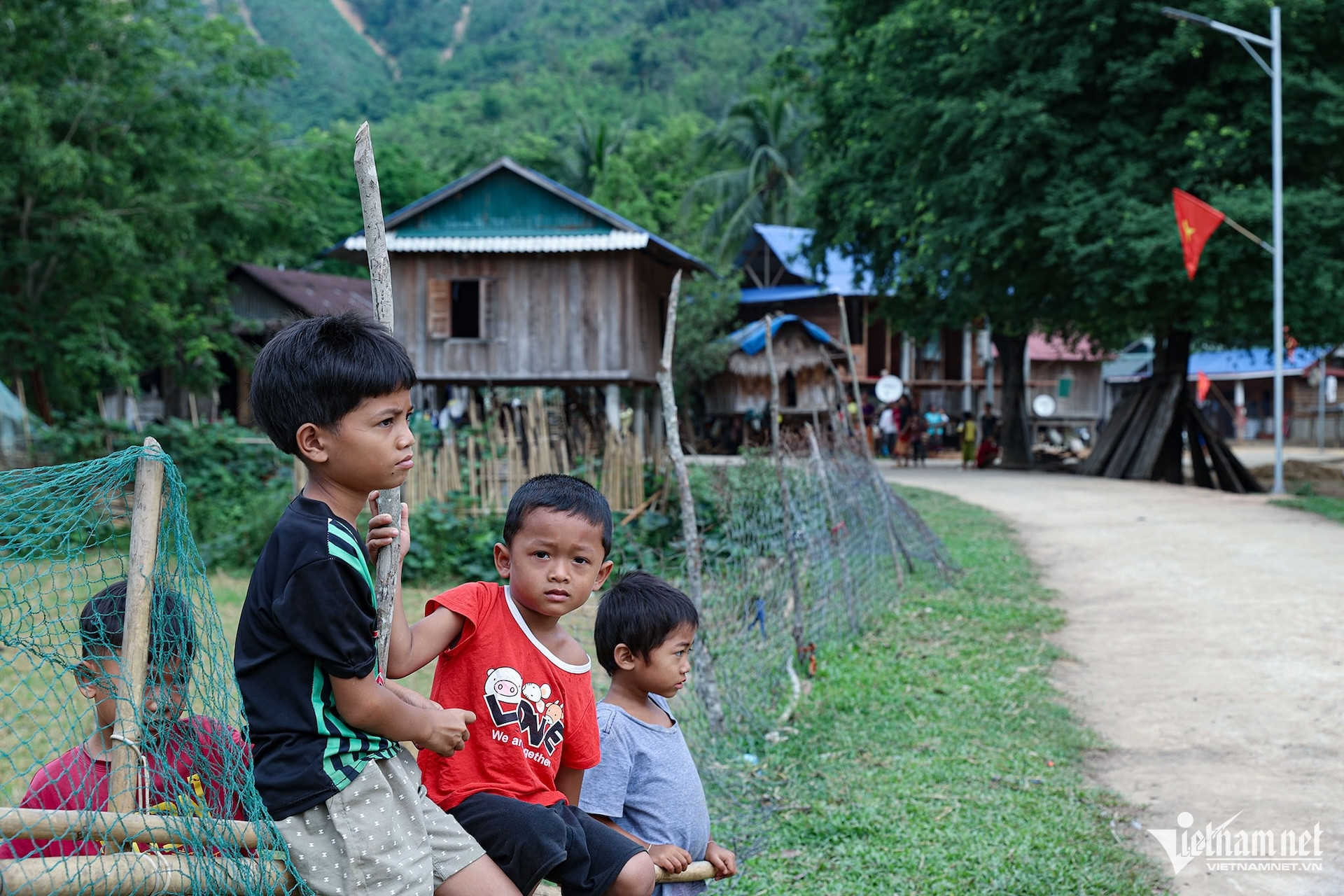 W-dan toc giam ngheo.jpg