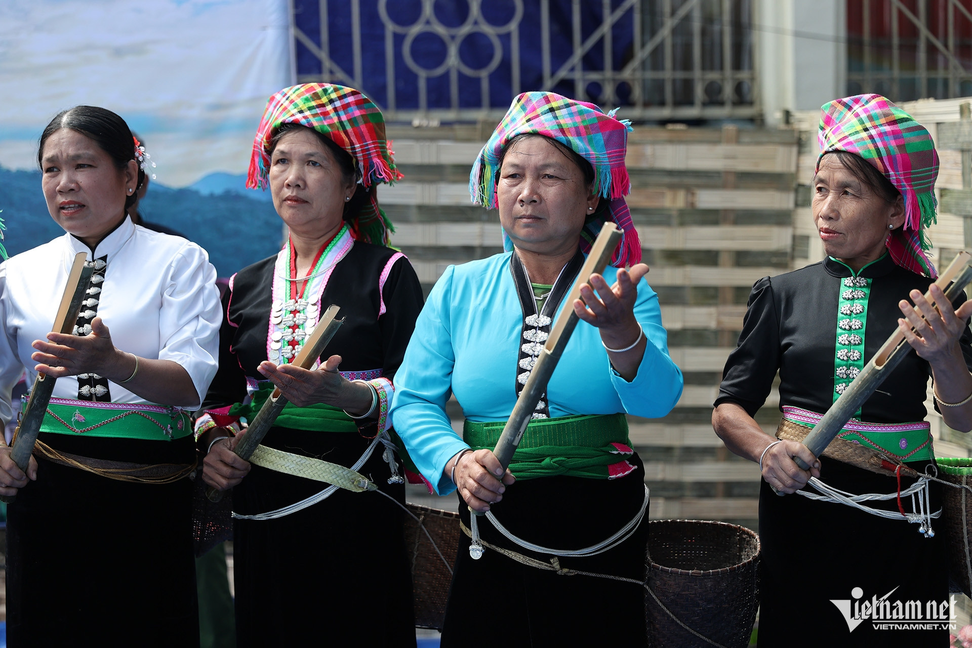 W-dan toc giam ngheo mien nui.jpg