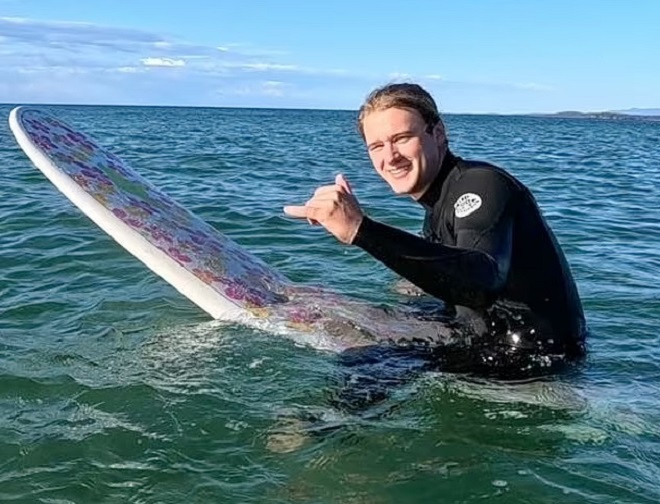 cua may bay roi 2.jpg