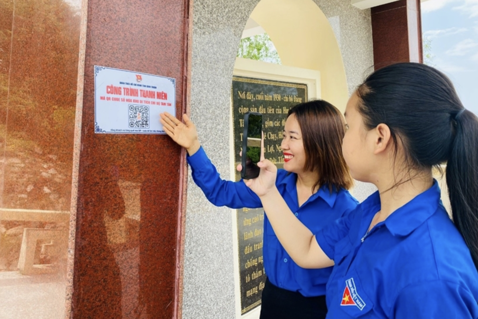 Đoàn viên thanh niên Bình Thuận hỗ trợ chuyển đổi số trong nông thôn mới