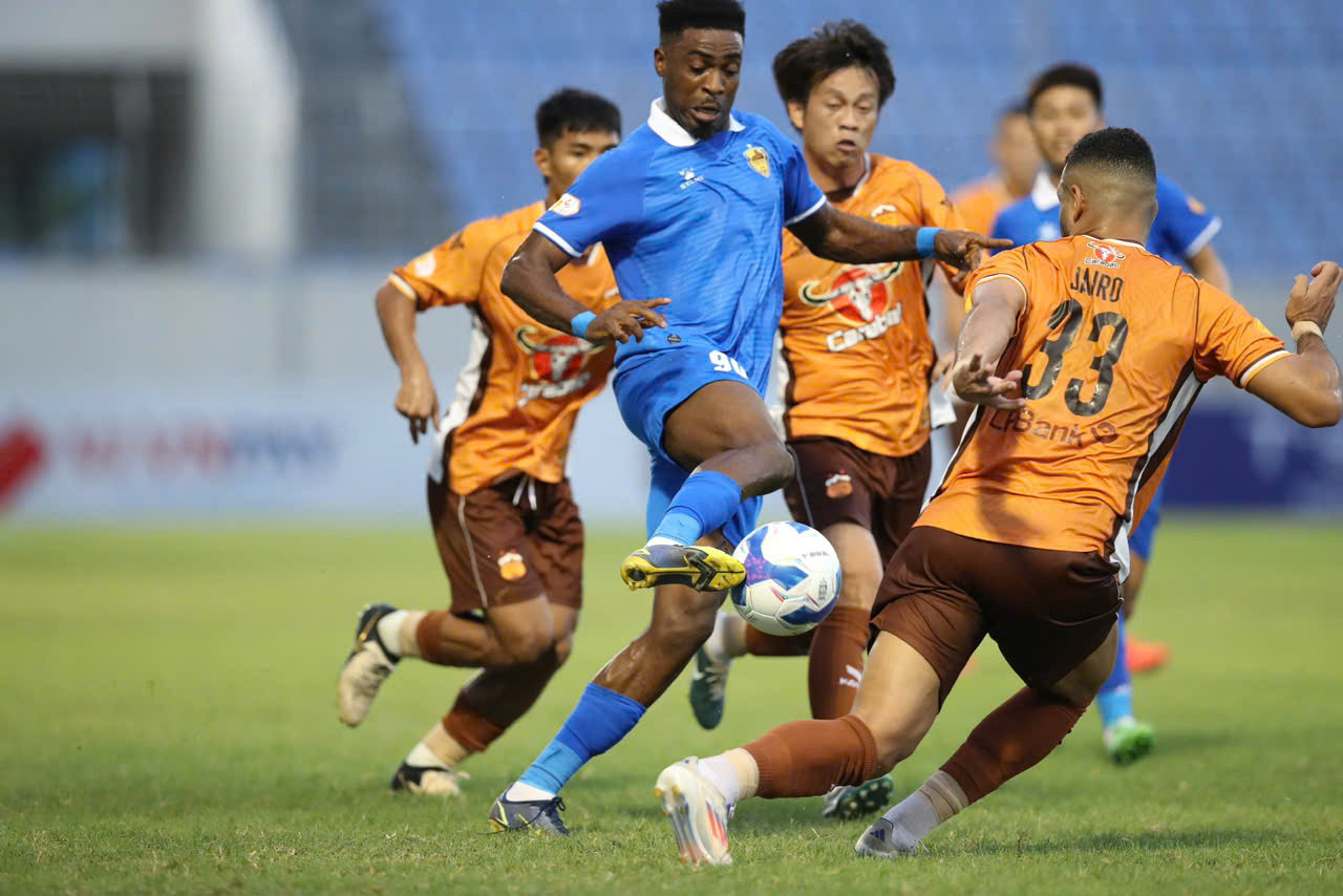 quang nam vs hagl 1.jpg