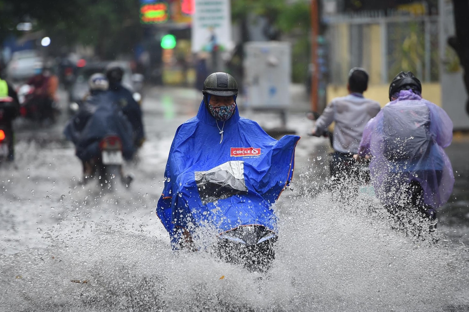 Dự báo thời tiết 16/9/2024: Hà Nội mưa rào, miền Nam mưa to vào chiều và đêm