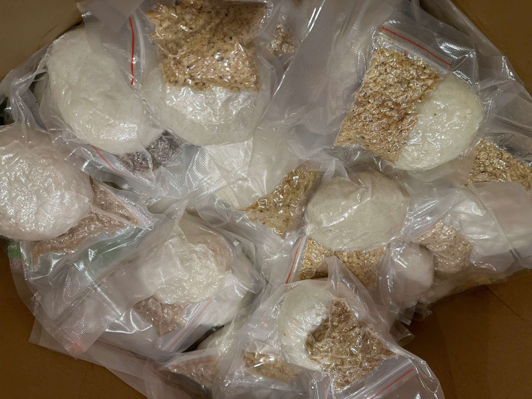 hút chan không 2.png