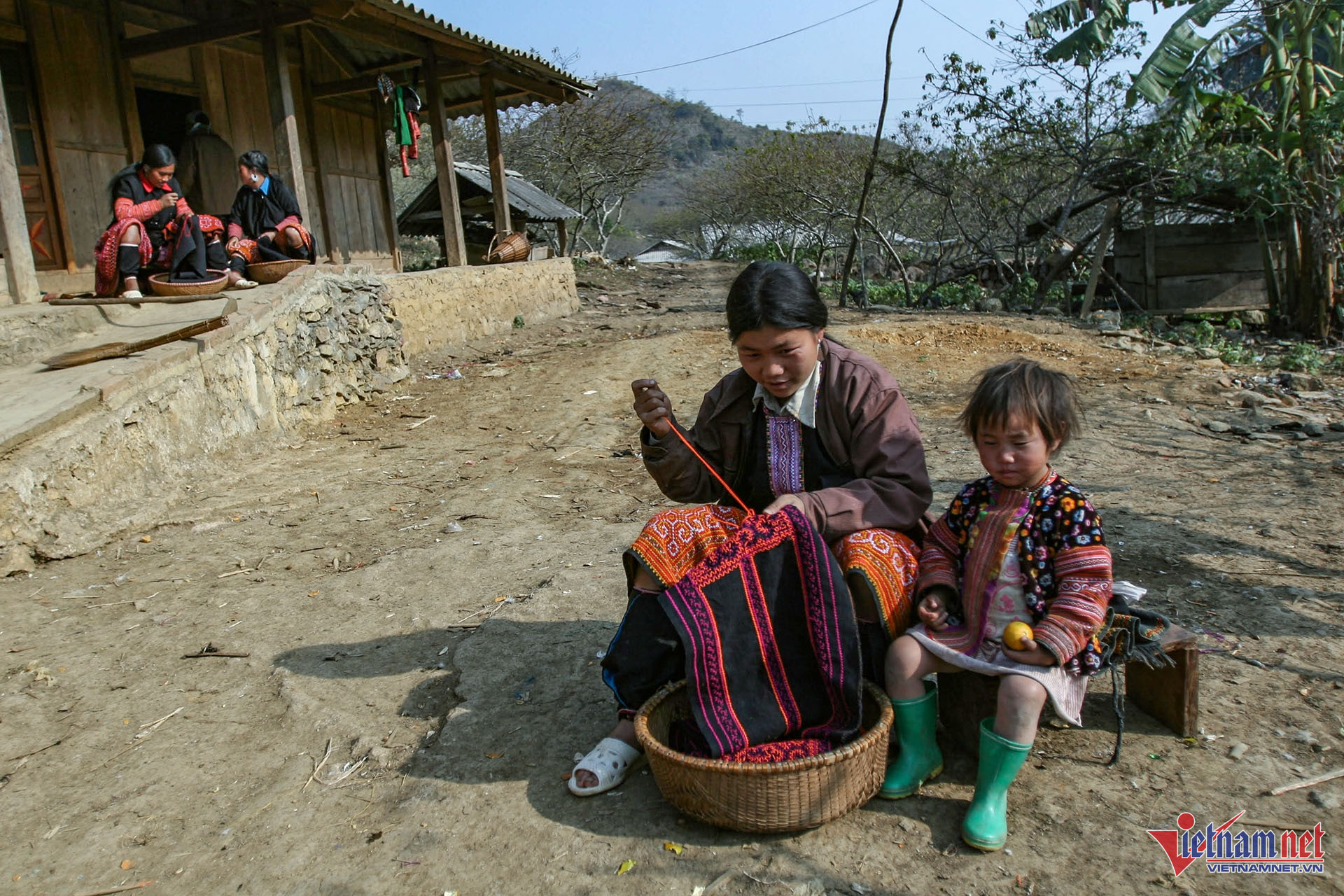 W-Giam ngheo dan toc.jpg