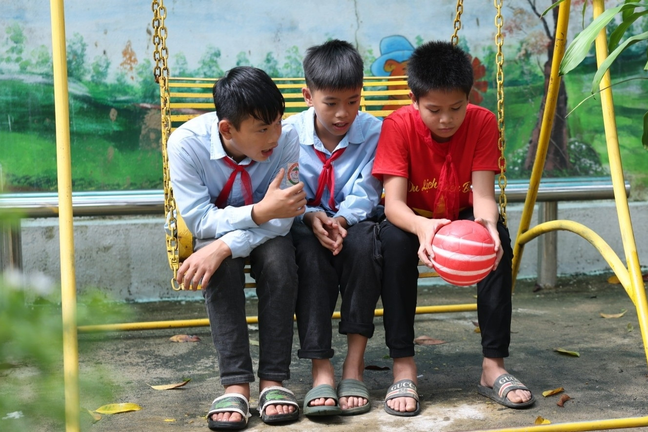 13 học sinh một trường tử vong sau trận ʟũ quét và những ʟớp học vắng chỗ