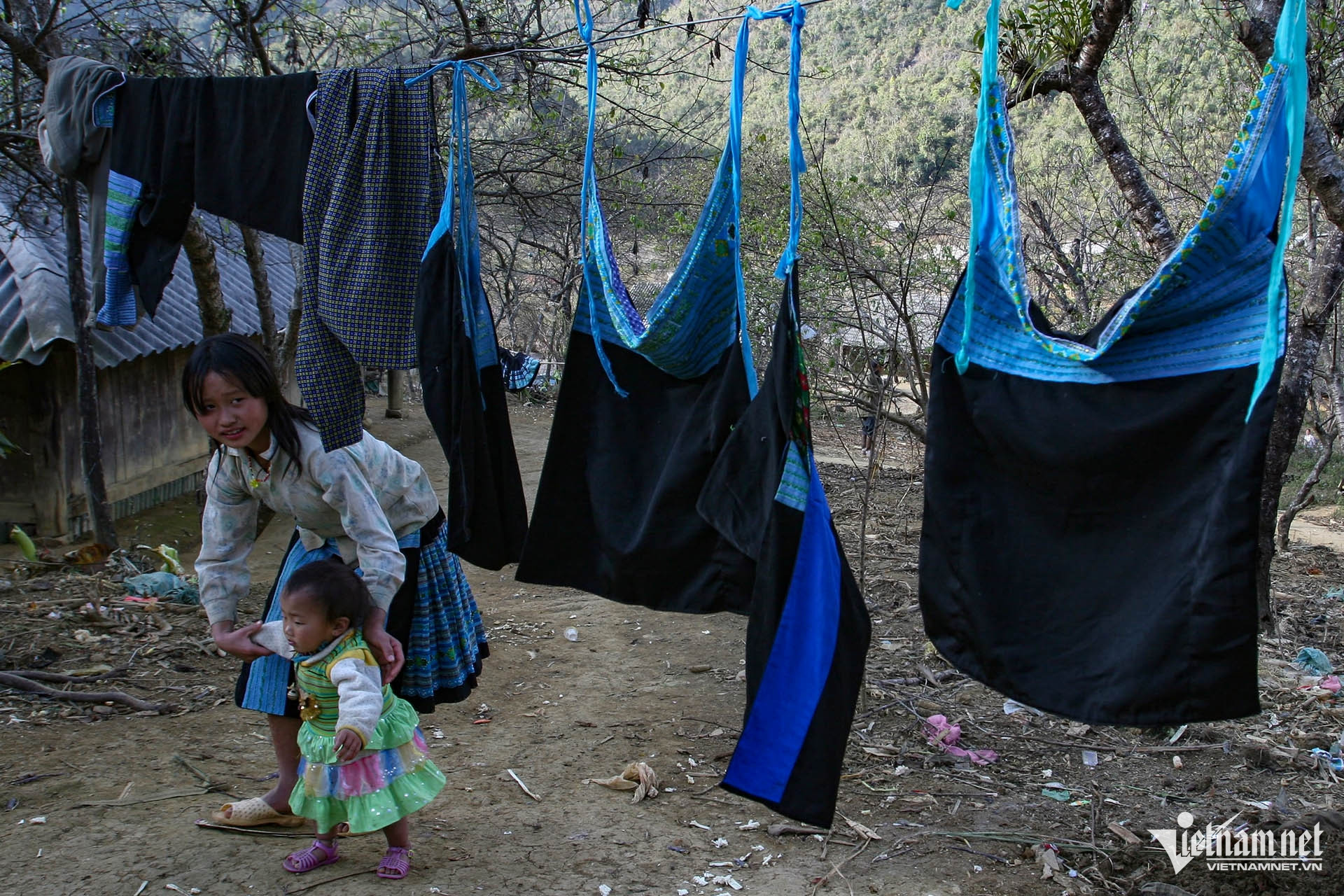 W-dan toc giam ngheo.jpg