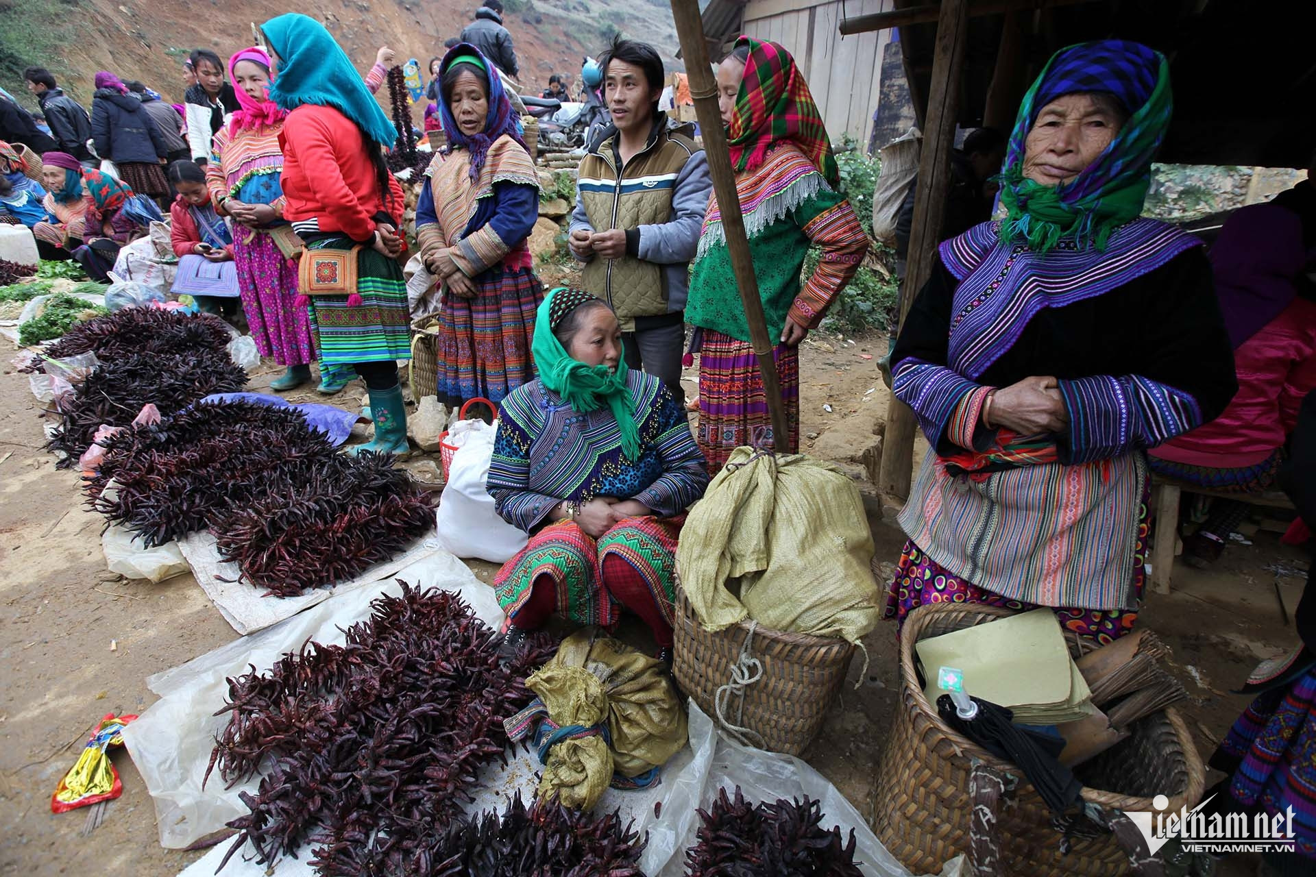 W-giam ngheo dan toc.jpg