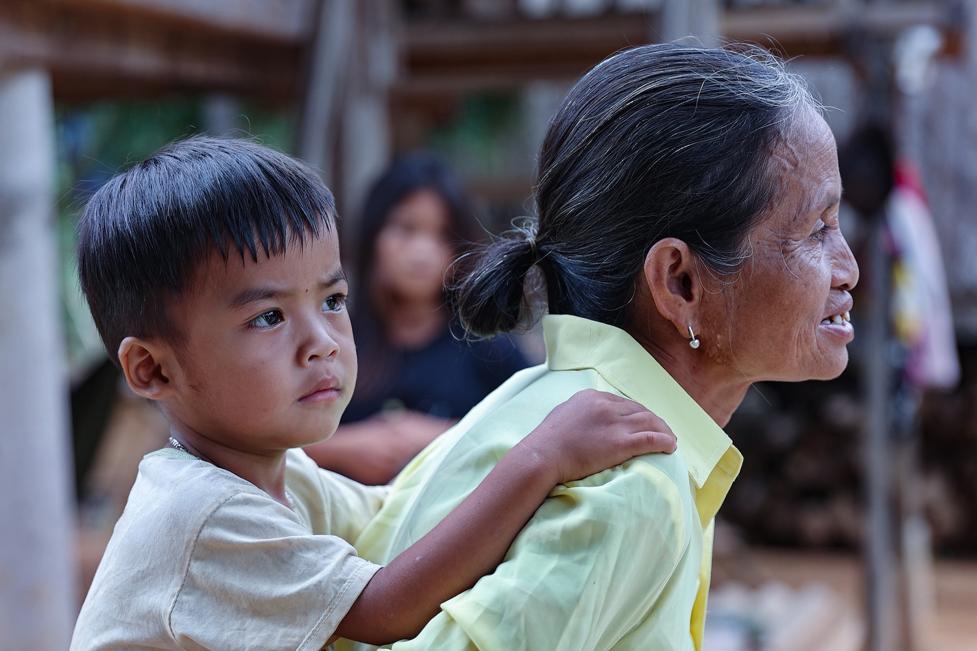 Chăn nuôi lợn đen bản địa, xây dựng niềm tin thoát nghèo