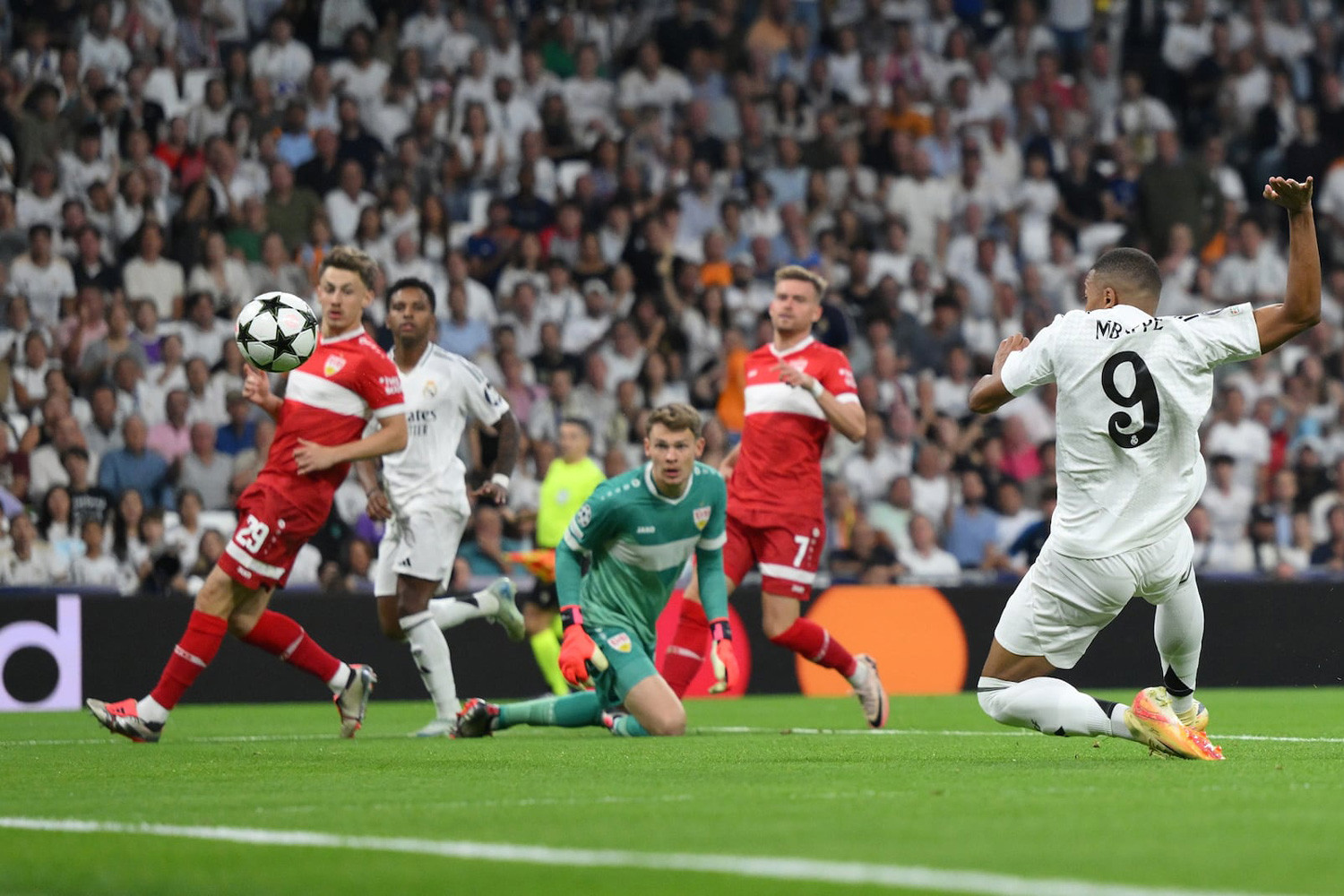 Mbappe Real Madrid Stuttgart 1.jpg